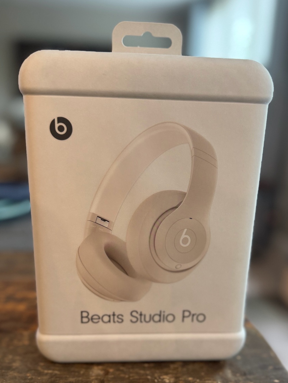 Beats by Dre Studio Pro Over-Ear Headphones - White